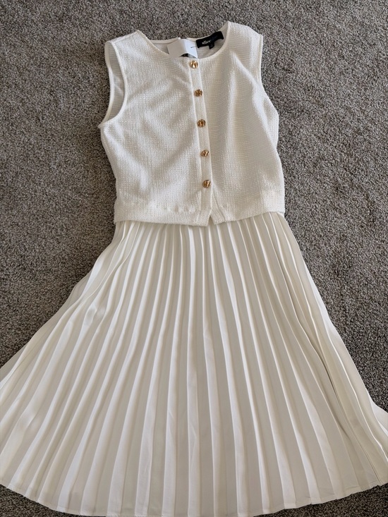 Dresses & Skirts - NWT Alice  AliceblueTweed Pleated Mini Dress - White